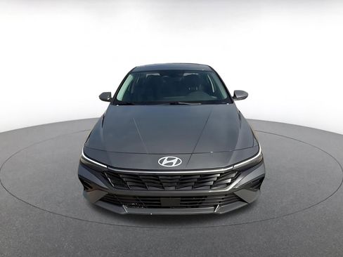 Used 2025 Hyundai Elantra SEL image 4