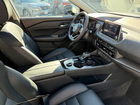 Used 2023 Nissan Rogue SV w/ SV Premium B Package AWD/4WD image 24