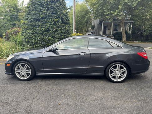Used 2010 Mercedes-Benz E 550 Coupe image 6