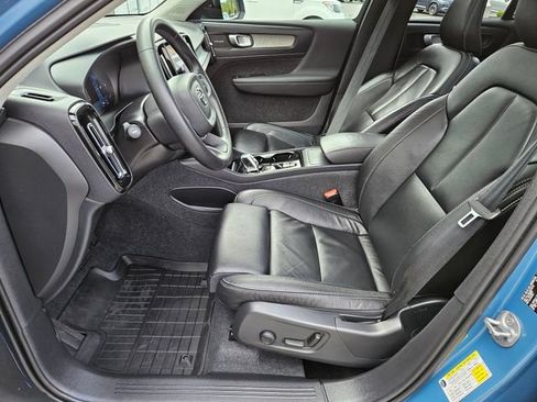 Certified 2024 Volvo XC40 B5 Plus w/ Protection Package Premier AWD/4WD image 17