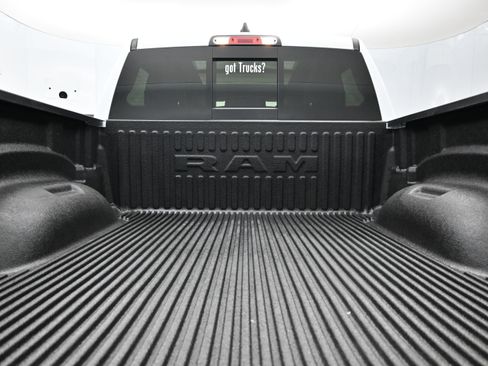 Used 2023 RAM 1500 Laramie AWD/4WD image 7