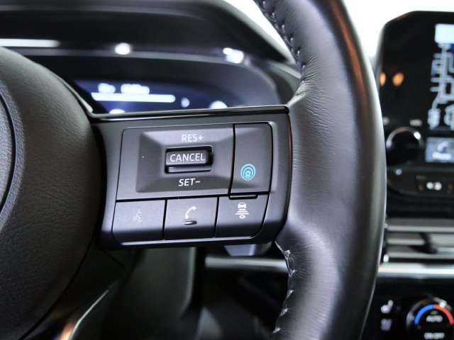 Used 2023 Nissan Pathfinder Platinum AWD/4WD image 27