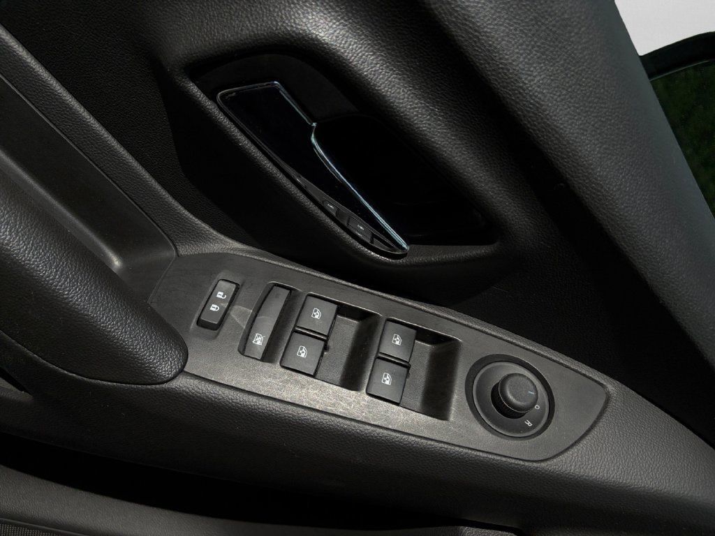 Used 2018 Chevrolet Trax LS AWD/4WD image 25