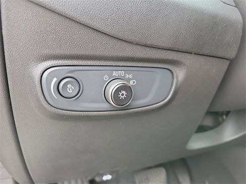 Used 2024 Chevrolet Equinox LS image 31