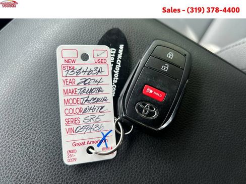 Certified 2024 Toyota Tacoma SR5 AWD/4WD image 27