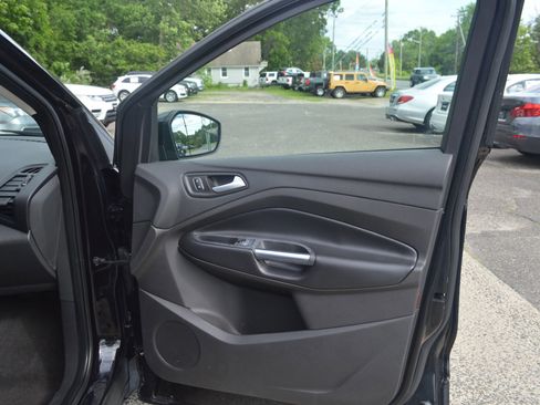Used 2019 Ford Escape SE FWD image 26