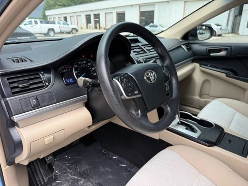 Used 2012 Toyota Camry LE FWD image 19