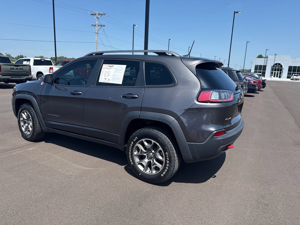 Used 2020 Jeep Cherokee Trailhawk w/ Cold Weather Group AWD/4WD image 3