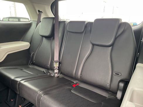 Used 2024 Kia Carnival LX image 33