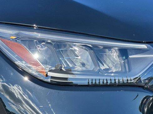 Used 2026 Mercedes-Benz EQE 320 4MATIC SUV image 10