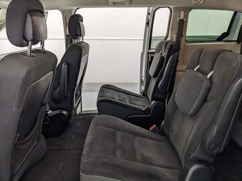 Used 2019 Dodge Grand Caravan SE FWD image 35