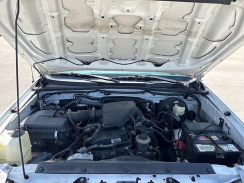 Used 2015 Toyota Tacoma 2WD Access Cab image 24