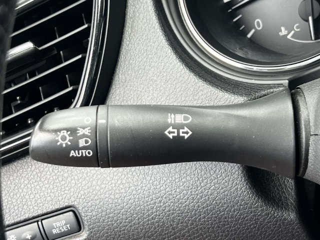 Used 2017 Nissan Rogue SV AWD/4WD image 21