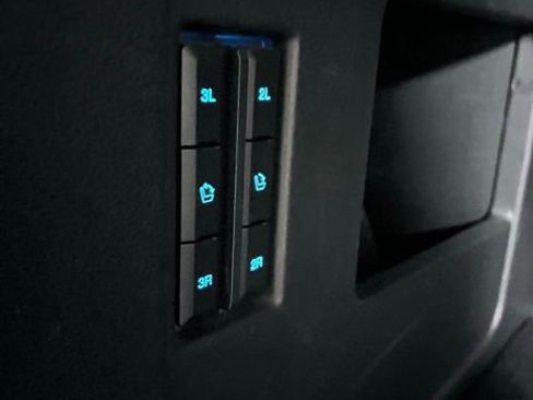 Used 2024 Ford Expedition Limited image 6