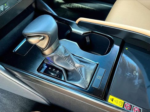 Used 2025 Lexus ES 350 w/ Premium Package image 15