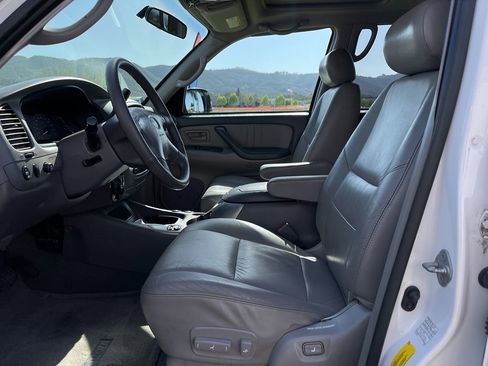 Used 2002 Toyota Sequoia Limited image 13
