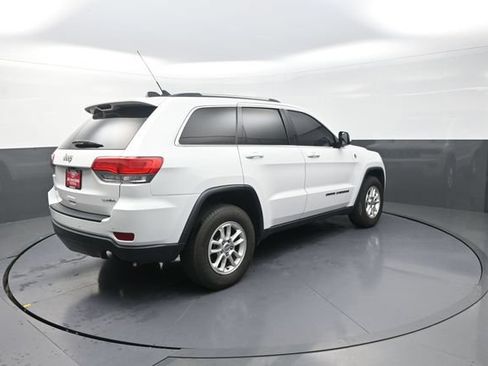 Used 2019 Jeep Grand Cherokee Laredo AWD/4WD image 13