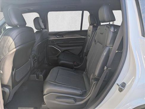 New 2026 Jeep Grand Cherokee L Limited AWD/4WD image 17