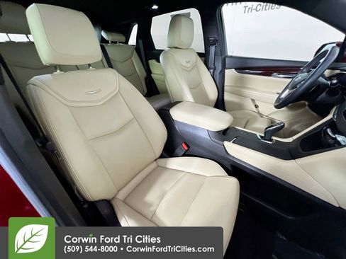 Used 2017 Cadillac XT5 Luxury w/ Driver Awareness Package FWD image 17