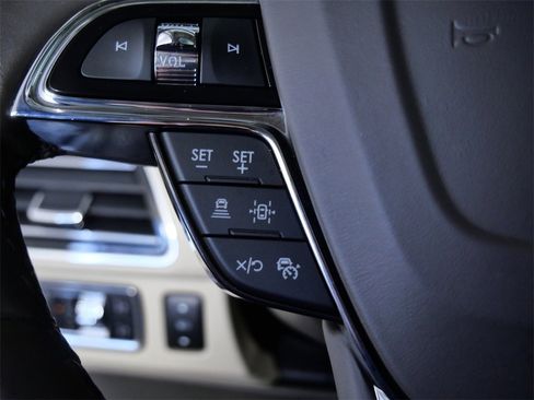 Used 2023 Lincoln Navigator L Reserve image 23