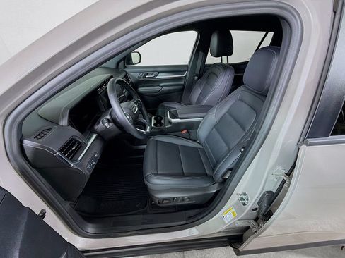 Used 2025 GMC Terrain Elevation w/ Elevation Premium Package AWD/4WD image 12