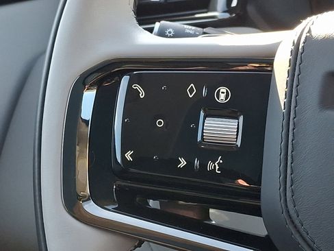 Used 2025 Land Rover Range Rover Velar S image 22