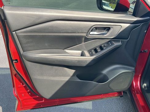 Used 2024 Nissan Rogue SV w/ SV Premium Package image 16