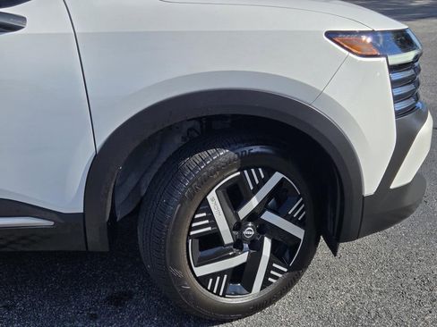 Certified 2025 Nissan Kicks SV image 6