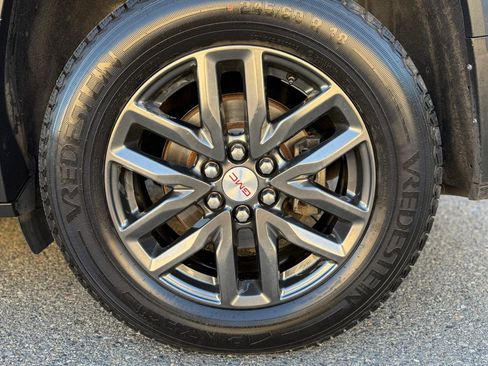 Used 2018 GMC Acadia SLT AWD/4WD image 9
