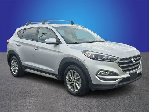 Used 2017 Hyundai Tucson SE Plus image 3