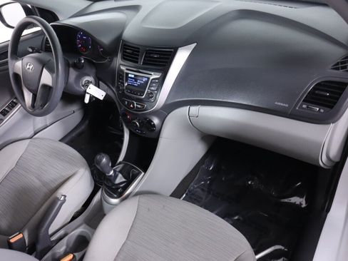 Used 2016 Hyundai Accent SE FWD image 27