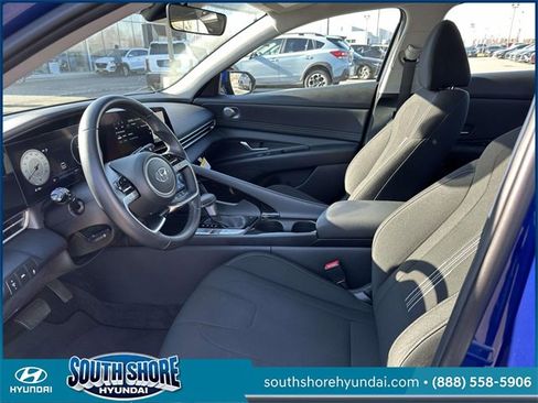 Certified 2023 Hyundai Elantra SEL w/ Convenience Package image 11