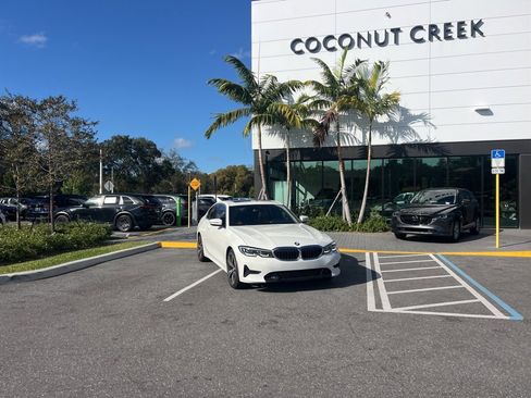 Used 2020 BMW 330i Sedan w/ Convenience Package image 2