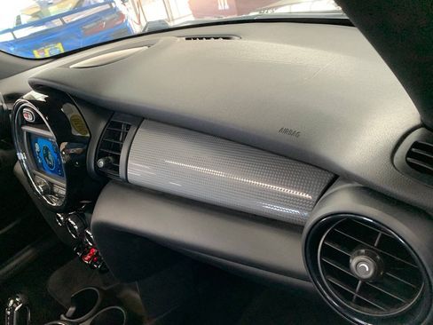 Used 2020 MINI Cooper 2-Door Hardtop FWD image 23