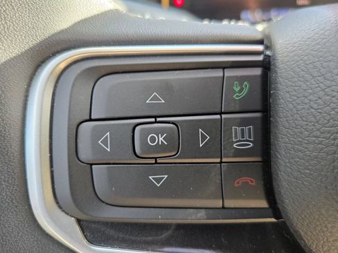 Used 2024 Jeep Wagoneer 4WD w/ Premium Group I image 19