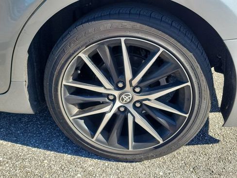 Used 2023 Toyota Camry SE FWD image 3