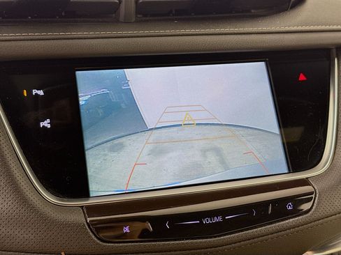 Used 2018 Cadillac XT5 Premium Luxury w/ Driver Assist Package FWD image 16