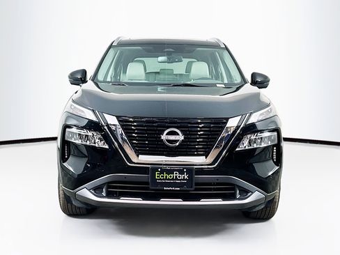 Used 2023 Nissan Rogue SL w/ SL Premium Package image 2