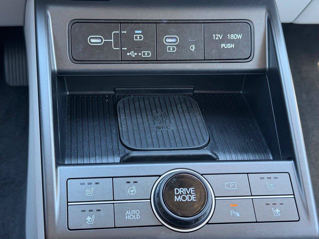 Used 2025 Hyundai Kona Limited FWD image 21