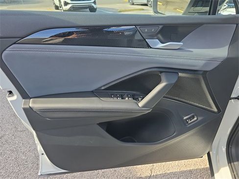 New 2026 Volkswagen Tiguan SE R-Line image 11