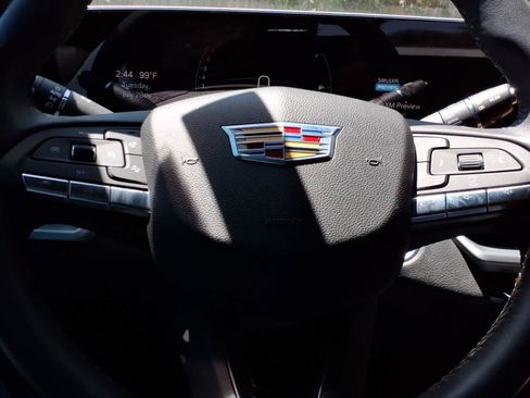 Used 2024 Cadillac XT4 Premium Luxury w/ Technology Package FWD image 30