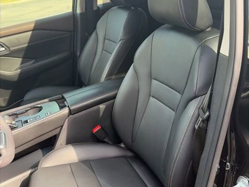 Used 2023 Nissan Rogue SL w/ SL Premium Package image 14