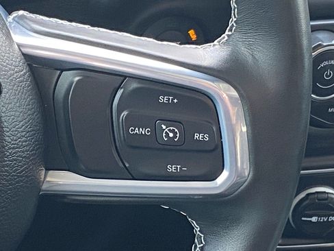 Used 2023 Jeep Wrangler Unlimited Sahara w/ Cold Weather Group AWD/4WD image 10