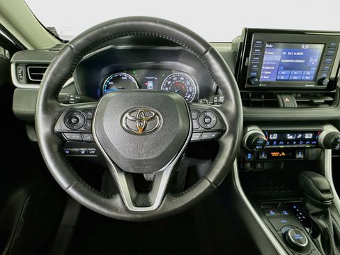 Used 2022 Toyota RAV4 XLE w/ Convenience Package AWD/4WD image 10