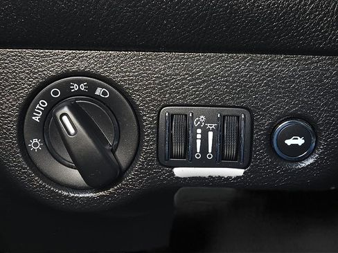 Used 2021 Dodge Challenger SXT image 18