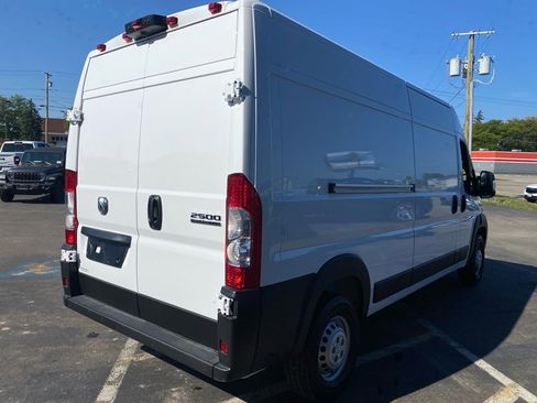 Used 2025 RAM ProMaster 2500 w/ Premium Convenience Group FWD image 93