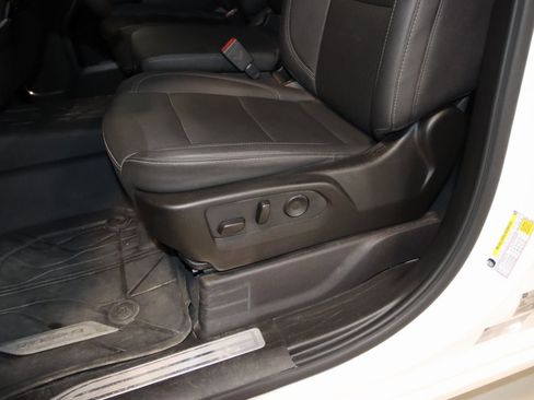 Used 2024 Chevrolet Silverado 2500 LTZ image 33