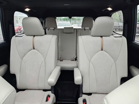 Used 2025 Toyota Grand Highlander AWD Hybrid image 15