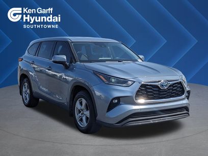Used 2021 Toyota Highlander LE