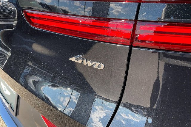 Certified 2026 Genesis GV70 2.5T Select AWD/4WD image 16